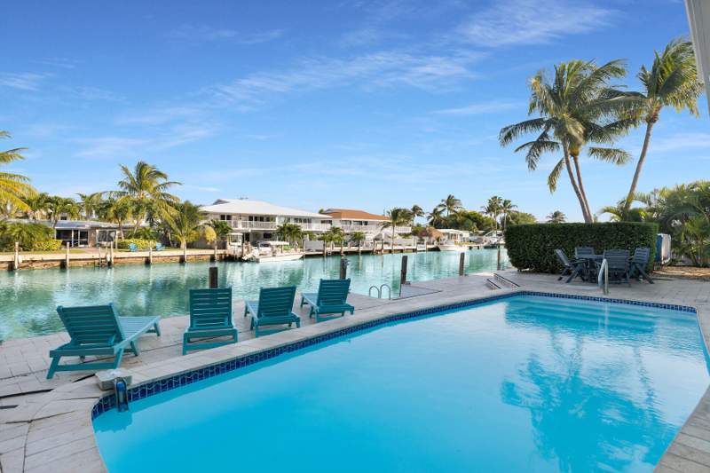 7 bedroom Duplex at 580 & 590 10th Street, Key Colony Bch 1st Addn Amd Plat (53.5), Key Colony — photo 4
