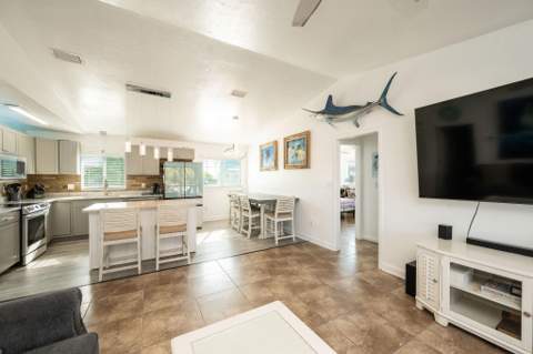 24347 W Caribbean Drive, Summerland Key FL - photo 13 of 48
