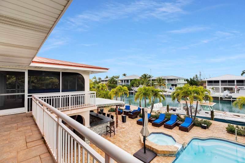 3 bedroom Single Family Residence at 272 W Seaview Drive, Plantation Island (61.0), Duck Key — photo 2