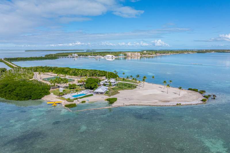 6 bedroom Single Family Residence at 79775 Overseas Highway, Tea Table (79.5), Upper Matecumbe Key Islamorada — photo 2