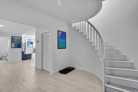362 E Seaview Drive, Duck Key FL - photo 15 of 63