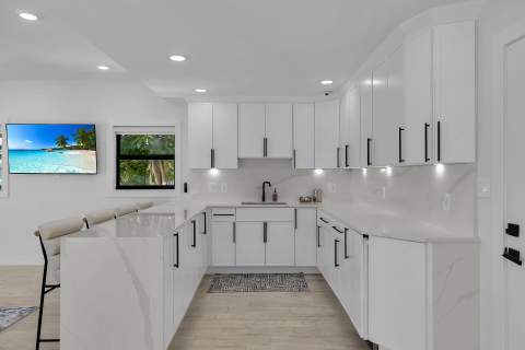 362 E Seaview Drive, Duck Key FL - photo 17 of 63