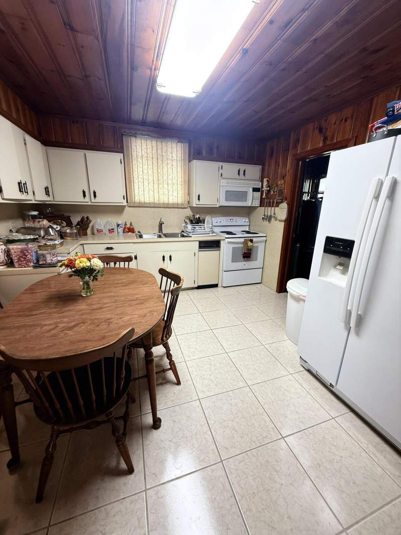 2 bedroom Single Family Residence at 1 & 2 Aronovitz Lane, Old Town - Unlisted (1.0), Key West — photo 5
