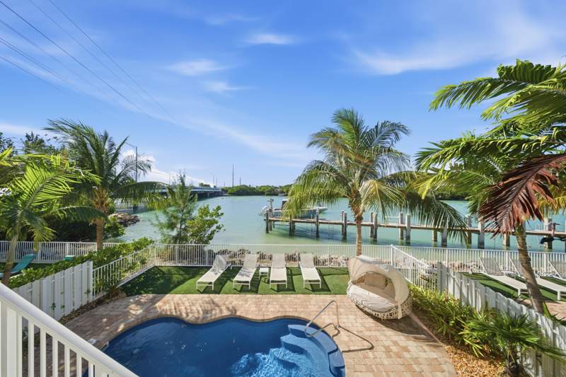 5 bedroom Single Family Residence at 11890 1st Ave Gulf #2, Fat Deer Key (53.0), Marathon — photo 3