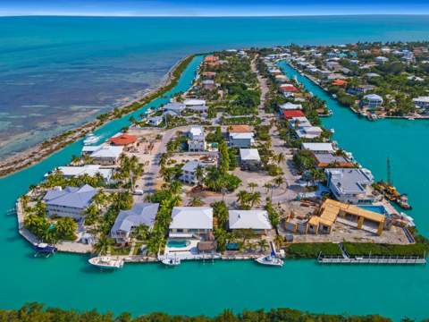 317 E Seaview Circle, Duck Key FL - photo 9 of 50