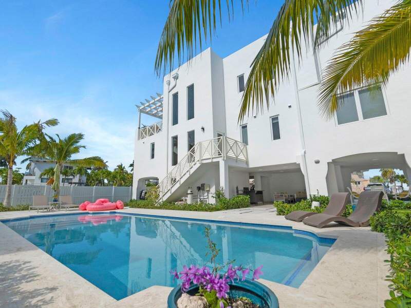 3 bedroom Single Family Residence at 317 E Seaview Circle, Duck Key (61.0), Duck Key — photo 3
