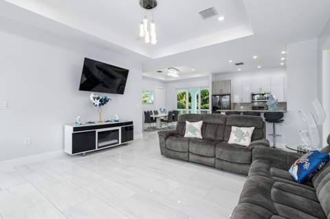 426 Calle Limon, Marathon FL - photo 17 of 57