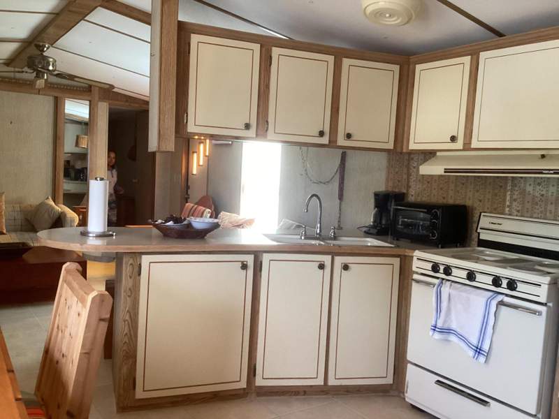 2 bedroom Mobile Home at 264 Mars Lane, Geiger Mobile Home (9.0), Geiger Key — photo 4