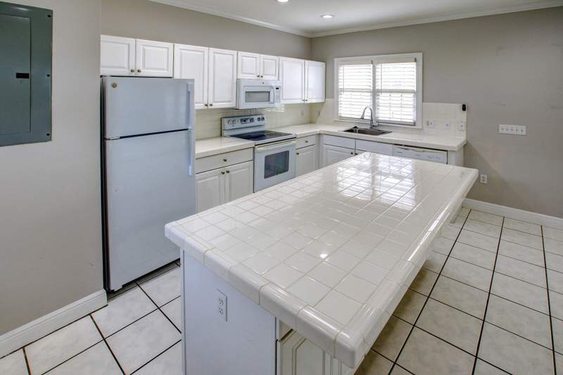 2 bedroom Single Family Residence at 202 Golf Club Drive, Key West Golf Club Dev (4.0), Key West — photo 2