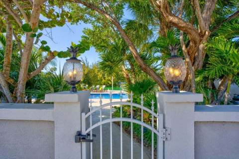 17183 Coral Drive, Sugarloaf Key FL - photo 7 of 87