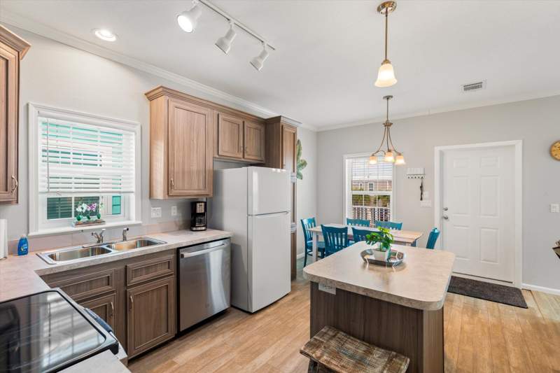 2 bedroom Mobile Home at 701 Spanish Main Drive #29, Venture Out (23.0), Cudjoe Key — photo 4
