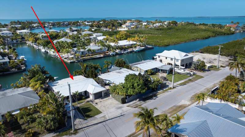 3 bedroom Single Family Residence at 21 Bougainvillea Avenue, Key Haven 5th Add Repl (5.0), Key Haven — photo 1