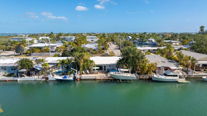 3 bedroom Single Family Residence at 21 Bougainvillea Avenue, Key Haven 5th Add Repl (5.0), Key Haven — photo 5