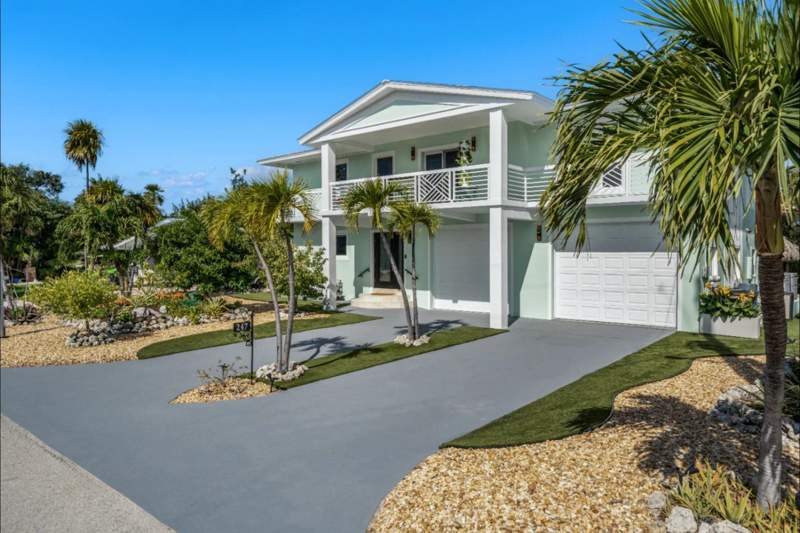 4 bedroom Single Family Residence at 247 W Seaview Circle, Plantation Island (61.0), Duck Key — photo 2