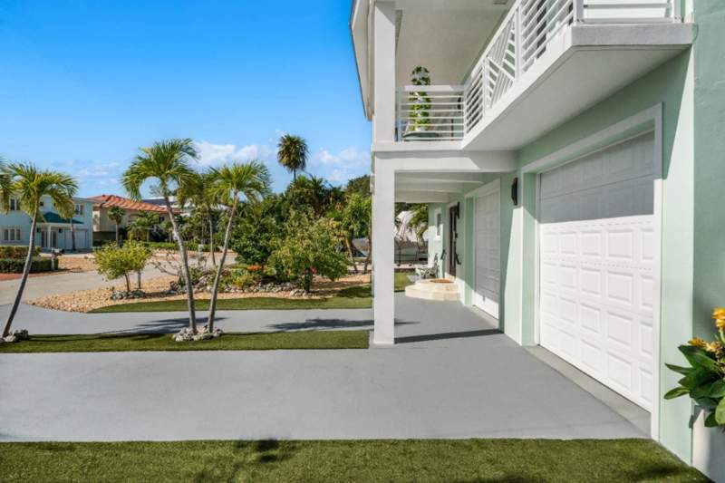 4 bedroom Single Family Residence at 247 W Seaview Circle, Plantation Island (61.0), Duck Key — photo 3