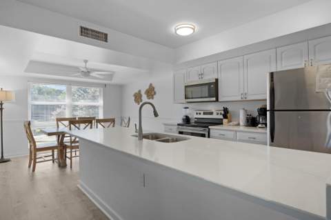 8204 Marina Villas Drive, Duck Key FL - photo 12 of 45