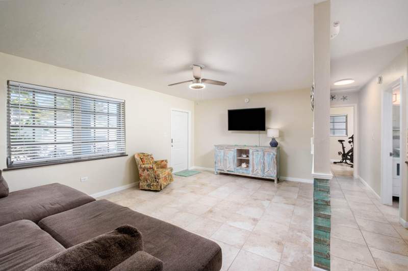 2 bedroom Single Family Residence at 11231 2nd Ave Ocean, Little Venice (53.0), Marathon — photo 3