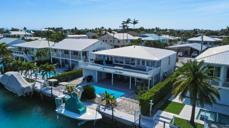 5 bedroom Single Family Residence at 320 5Th Street, Key Colony Beach (53.5), Key Colony — photo 3