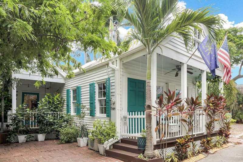 3 bedroom Single Family Residence at 1211 Knowles Lane, Gwynn Sub (1.0), Key West — photo 1