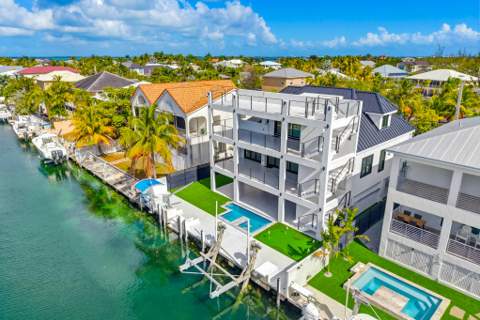 3 Evergreen Avenue, Key Haven FL - photo 7 of 88