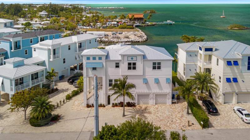 5 bedroom Single Family Residence at 865 50Th Street Gulf, Vaca Village (49.5), Marathon — photo 2