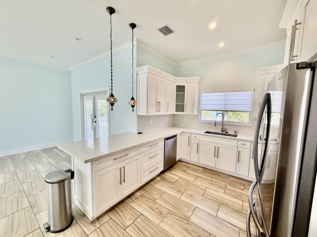 875 La Paloma Road
