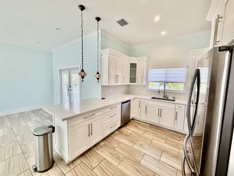 5 bedroom Single Family Residence at 875 La Paloma Road, Winston Park (102.0), Key Largo — photo 1