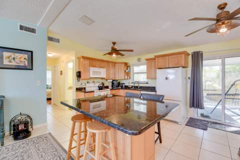 1719 Narcissus Avenue, Big Pine Key FL - photo 9 of 36