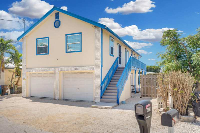 4 bedroom Single Family Residence at 477 W 105Th Street Ocean, Palms, The (53.0), Marathon — photo 1