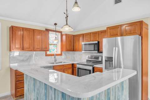 477 W 105Th Street Ocean, Marathon FL - photo 6 of 35