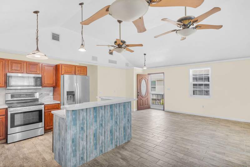 4 bedroom Single Family Residence at 477 W 105Th Street Ocean, Palms, The (53.0), Marathon — photo 3