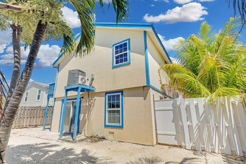 4 bedroom Single Family Residence at 477 W 105Th Street Ocean, Palms, The (53.0), Marathon — photo 2
