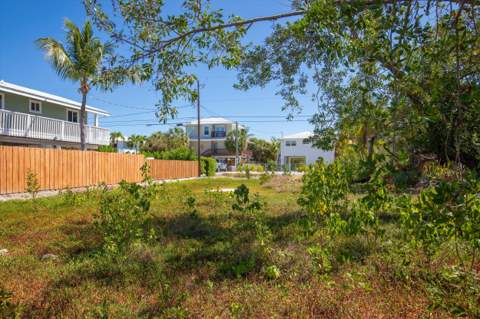 662 Blackbeard Road, Little Torch Key FL - photo 15 of 32