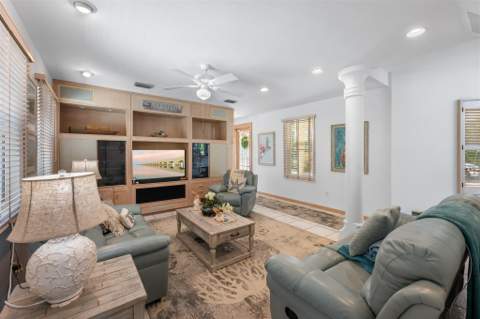 431 12th Street, Key Colony FL - photo 17 of 31
