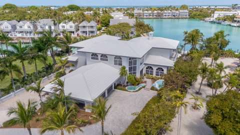 152 N Indies Drive, home for sale in Duck Key 33050