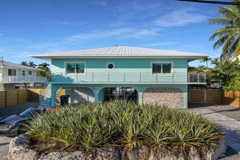 232 W Seaview Drive, home for sale in Duck Key 33050