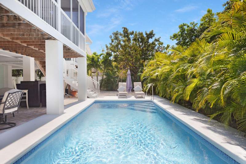 2 bedroom Single Family Residence at 320 Calzada De Bougainville, Waloriss Sub (49.5), Marathon — photo 4