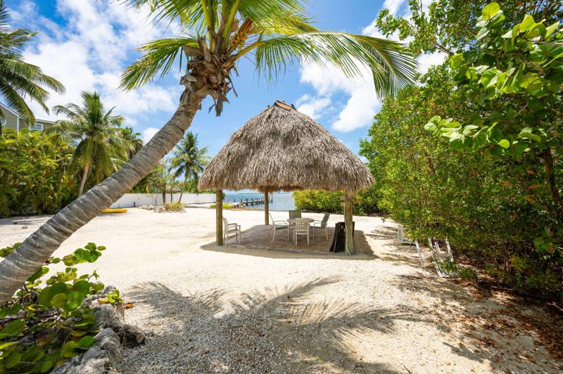 4 bedroom Single Family Residence at 21640 Overseas Highway, Sacarma (21.0), Cudjoe Key — photo 2