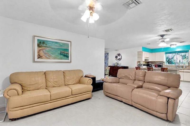 4 bedroom Single Family Residence at 181 Dove Lake Drive, Ocean Park Village (92.5), Key Largo — photo 4