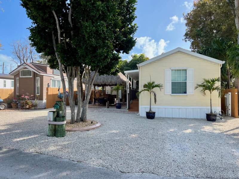 2 bedroom Mobile Home at 101620 Overseas Highway ## 5S, Tarpon Acres (102.0), Key Largo — photo 2