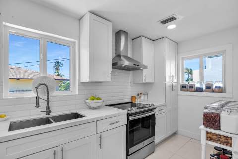 309 Jasmine Street, Duck Key FL - photo 20 of 37