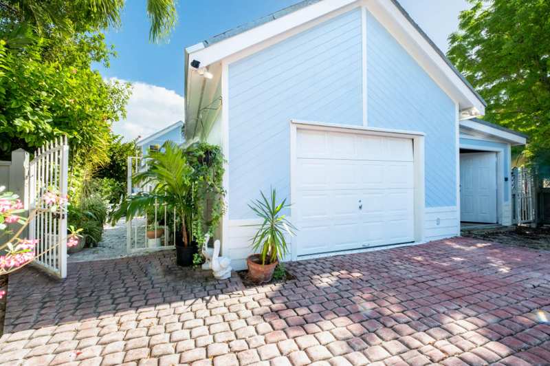 5 bedroom Single Family Residence at 106 Gardenia Avenue, Plant Tropical Park (91.0), Plantation Key — photo 1