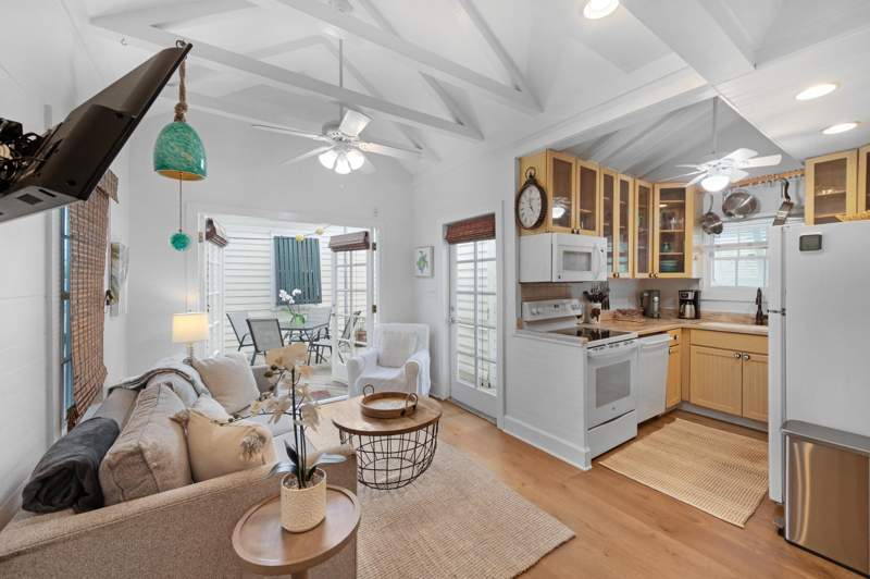 2 bedroom Single Family Residence at 1025 Elgin Lane, Old Town - Unrecord (1.0), Key West — photo 5