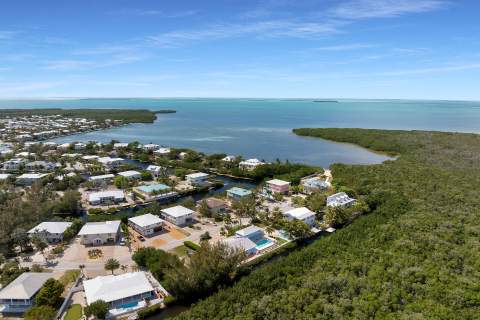 169 Venetian Way, Plantation Key FL - photo 14 of 75
