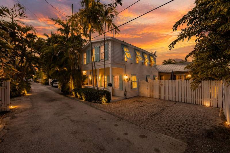2 bedroom Single Family Residence at 1025 Elgin Lane, Old Town - Unrecord (1.0), Key West — photo 3