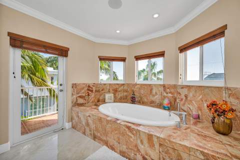 112 N Bounty Lane, Key Largo FL - photo 13 of 49