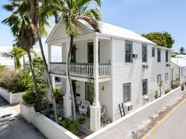 800 Elizabeth Street