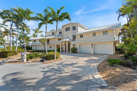 44 W Plaza Del Lago, home for sale in Lower Matecumbe 33036