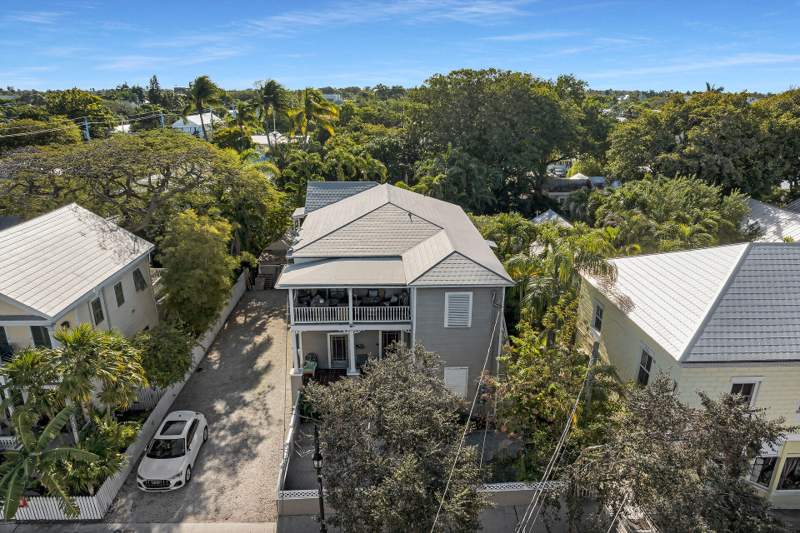 5 bedroom Multi-Units at 1104 Truman Avenue, Gwynn Sub (1.0), Key West — photo 2