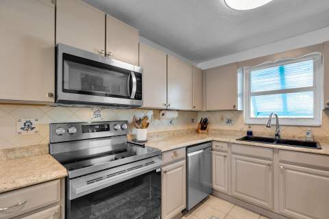 190 10Th Street #190, Key Colony FL - photo 14 of 42
